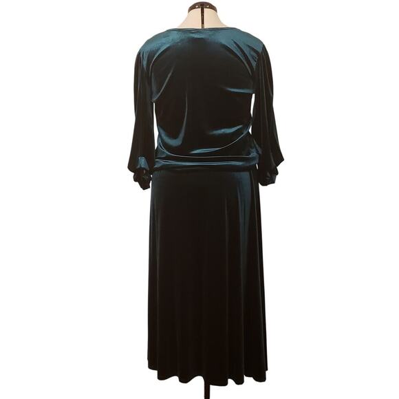 Emerald Green Velvet 3/4 Sleeve Blouse and Skirt, by Collections Etc. LG (14/16) - Picture 7 of 10